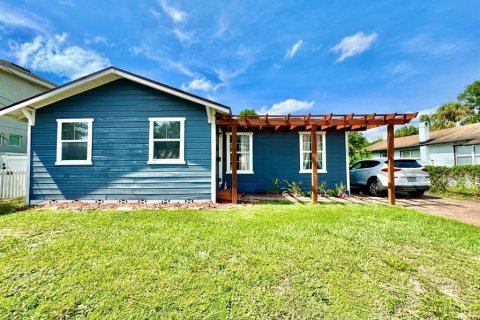 Villa ou maison à Tampa, Floride 3 chambres, 108.88 m2 № 2415017