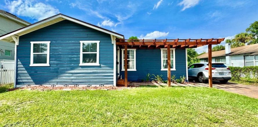 Villa ou maison à Tampa, Floride 3 chambres, 108.88 m2 № 2415017