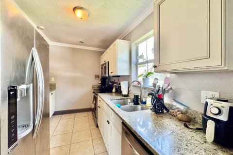 Villa ou maison à louer à Tampa, Floride: 3 chambres, 108.88 m2 № 2415017 - photo 13