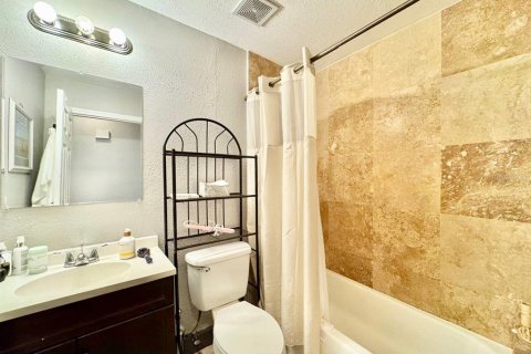 Villa ou maison à louer à Tampa, Floride: 3 chambres, 108.88 m2 № 2415017 - photo 17