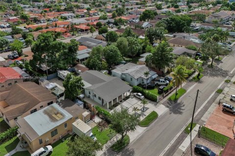 Commercial property in Sweetwater, Florida 227.8 sq.m. № 1932122 - photo 15