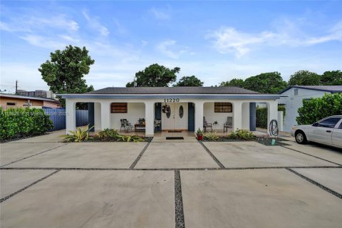 Commercial property in Sweetwater, Florida 227.8 sq.m. № 1932122 - photo 23