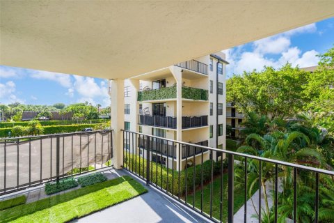 Купить кондоминиум в Тамарак, Флорида 2 спальни, 95.69м2, № 1821580 - фото 15