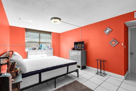 Купить кондоминиум в Тамарак, Флорида 2 спальни, 95.69м2, № 1821580 - фото 13