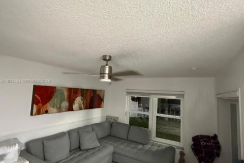 Villa ou maison à Pembroke Pines, Floride 4 chambres, 146.6 m2 № 1997830