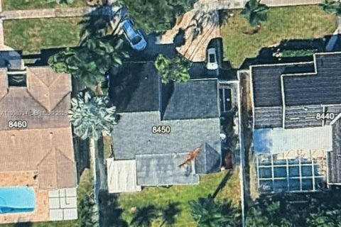 Villa ou maison à vendre à Pembroke Pines, Floride: 4 chambres, 146.6 m2 № 1997830 - photo 16