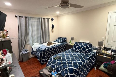 Villa ou maison à vendre à Pembroke Pines, Floride: 4 chambres, 146.6 m2 № 1997830 - photo 10