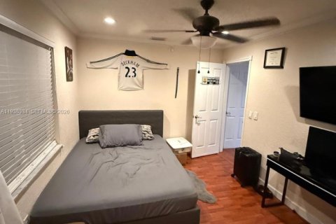 Villa ou maison à vendre à Pembroke Pines, Floride: 4 chambres, 146.6 m2 № 1997830 - photo 5