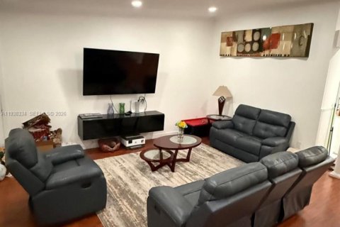 Villa ou maison à vendre à Pembroke Pines, Floride: 4 chambres, 146.6 m2 № 1997830 - photo 9