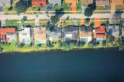 Villa ou maison à vendre à Pembroke Pines, Floride: 4 chambres, 146.6 m2 № 1997830 - photo 17