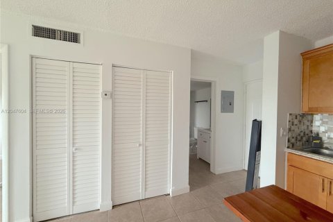 Copropriété à louer à Cutler Bay, Floride: 1 chambre, 55.74 m2 № 2278864 - photo 6