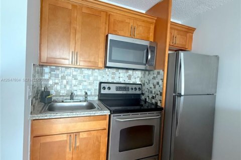 Copropriété à louer à Cutler Bay, Floride: 1 chambre, 55.74 m2 № 2278864 - photo 3