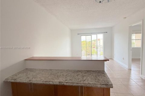 Copropriété à louer à Cutler Bay, Floride: 1 chambre, 55.74 m2 № 2278864 - photo 7