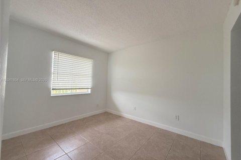 Copropriété à louer à Cutler Bay, Floride: 1 chambre, 55.74 m2 № 2278864 - photo 13
