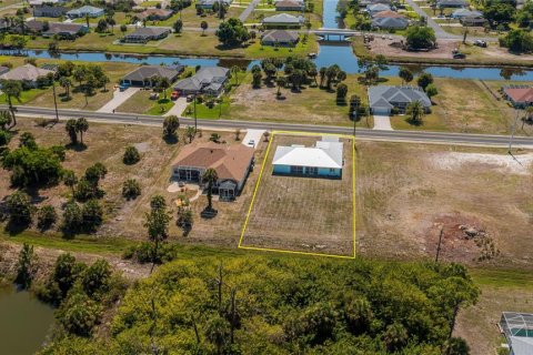 House in Rotonda, Florida 3 bedrooms, 149.48 sq.m. № 2142451 - photo 8