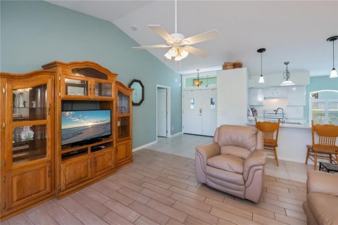 House in Rotonda, Florida 3 bedrooms, 149.48 sq.m. № 2142451 - photo 11