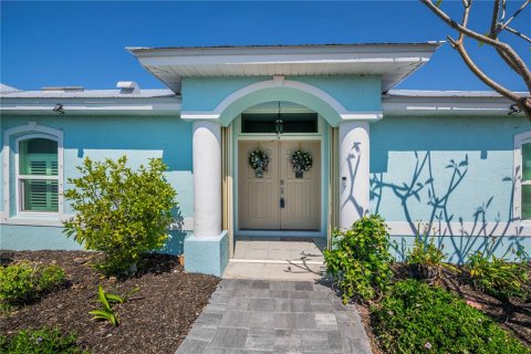 House in Rotonda, Florida 3 bedrooms, 149.48 sq.m. № 2142451 - photo 2