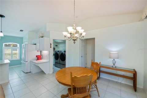 House in Rotonda, Florida 3 bedrooms, 149.48 sq.m. № 2142451 - photo 17