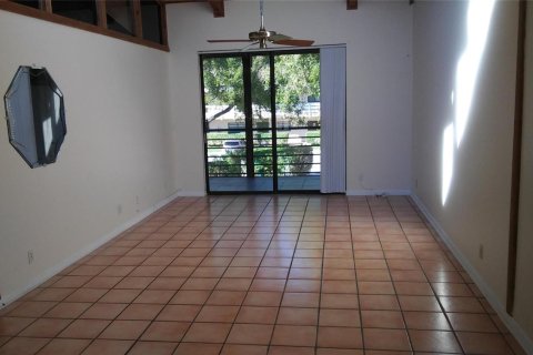 Condo in Deerfield Beach, Florida, 2 bedrooms  № 2248247 - photo 4