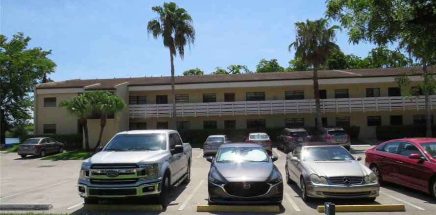 Condo in Deerfield Beach, Florida, 2 bedrooms  № 2248247