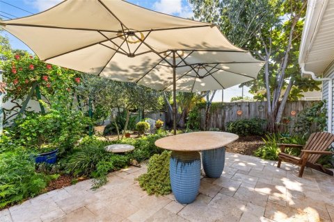 House in Dunedin, Florida 3 bedrooms, 164.99 sq.m. № 1834629 - photo 3