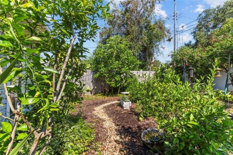 House in Dunedin, Florida 3 bedrooms, 164.99 sq.m. № 1834629 - photo 25