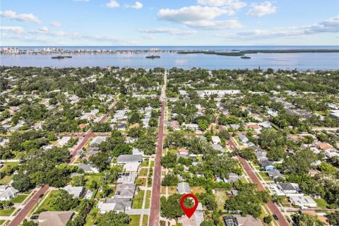 House in Dunedin, Florida 3 bedrooms, 164.99 sq.m. № 1834629 - photo 22