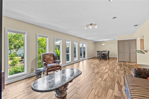 House in Dunedin, Florida 3 bedrooms, 164.99 sq.m. № 1834629 - photo 6