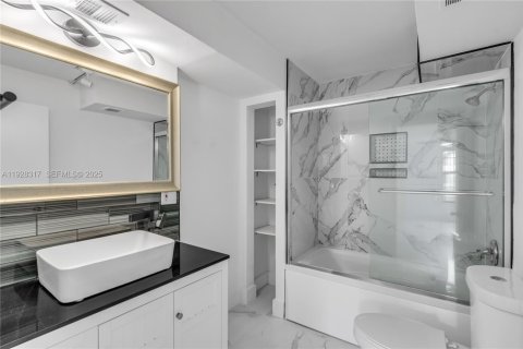 Снять в аренду квартиру в Бока-Ратон, Флорида 2 спальни, № 2034234 - фото 12