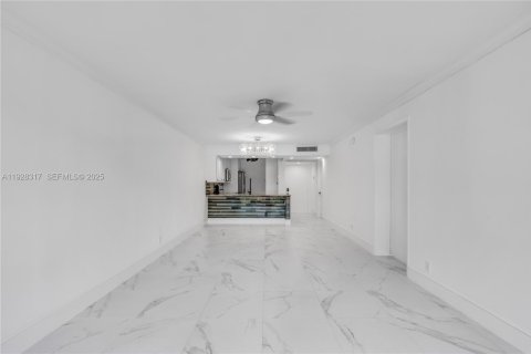 Снять в аренду квартиру в Бока-Ратон, Флорида 2 спальни, № 2034234 - фото 9