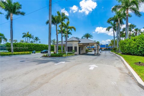 Снять в аренду квартиру в Бока-Ратон, Флорида 2 спальни, № 2034234 - фото 29