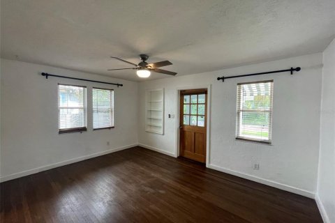 House in Saint Petersburg, Florida 2 bedrooms, 86.12 sq.m. № 2278038 - photo 13