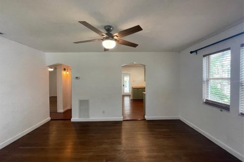 House in Saint Petersburg, Florida 2 bedrooms, 86.12 sq.m. № 2278038 - photo 14