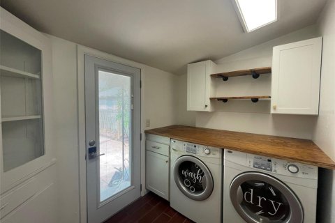 House in Saint Petersburg, Florida 2 bedrooms, 86.12 sq.m. № 2278038 - photo 25