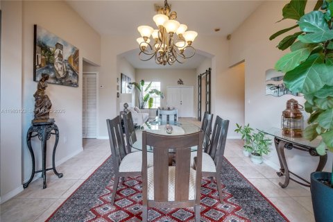 Купить виллу или дом в Майами, Флорида 3 спальни, 155.33м2, № 2079897 - фото 4