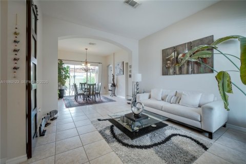 Купить виллу или дом в Майами, Флорида 3 спальни, 155.33м2, № 2079897 - фото 2