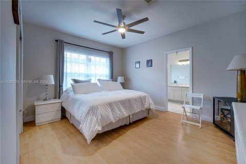 Купить виллу или дом в Майами, Флорида 3 спальни, 155.33м2, № 2079897 - фото 9