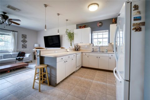 Купить виллу или дом в Майами, Флорида 3 спальни, 155.33м2, № 2079897 - фото 15