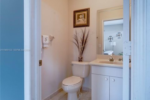 Купить виллу или дом в Майами, Флорида 3 спальни, 155.33м2, № 2079897 - фото 14