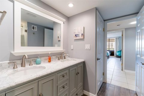 Condominio en venta en Clearwater, Florida, 2 dormitorios, 120.59 m2 № 1620630 - foto 27