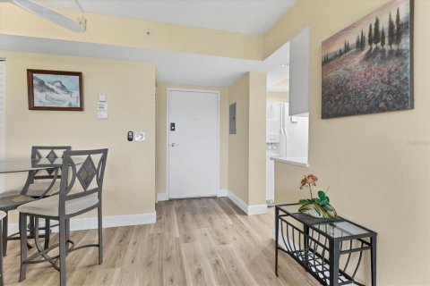 Condo in Sarasota, Florida, 2 bedrooms № 2106171 - photo 6