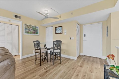 Condo in Sarasota, Florida, 2 bedrooms № 2106171 - photo 13