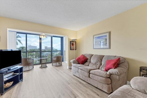 Condo in Sarasota, Florida, 2 bedrooms № 2106171 - photo 8
