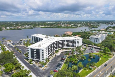 Condo in Sarasota, Florida, 2 bedrooms № 2106171 - photo 3