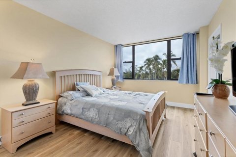 Condo in Sarasota, Florida, 2 bedrooms № 2106171 - photo 22