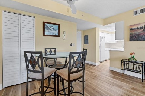 Condo in Sarasota, Florida, 2 bedrooms № 2106171 - photo 14