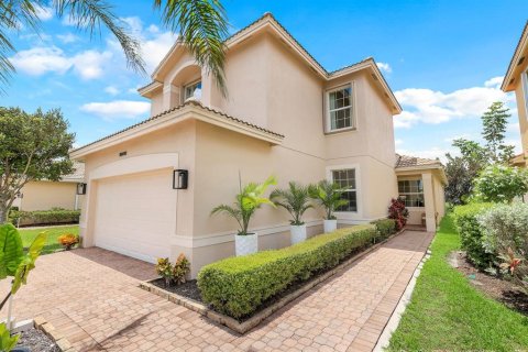 House in Fort Myers, Florida 4 bedrooms, 220.83 sq.m. № 1852748 - photo 2