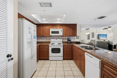 Condominio en venta en North Redington Beach, Florida, 1 dormitorio, 83.15 m2 № 2233584 - foto 17