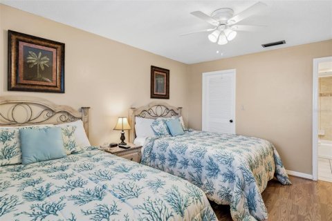 Condominio en venta en North Redington Beach, Florida, 1 dormitorio, 83.15 m2 № 2233584 - foto 21
