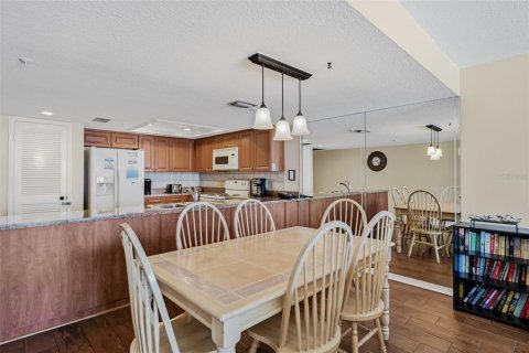 Condominio en venta en North Redington Beach, Florida, 1 dormitorio, 83.15 m2 № 2233584 - foto 12